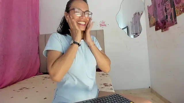 stacyfoxxx webcam