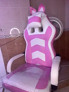 Model: AmbarFoxx_