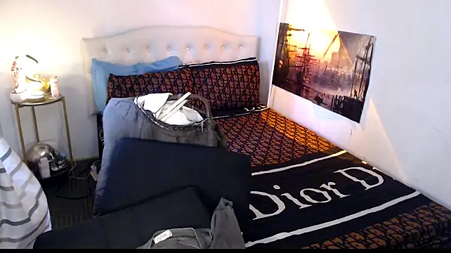 NinaDOM4CUM webcam