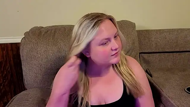 PhatAssBlond webcam
