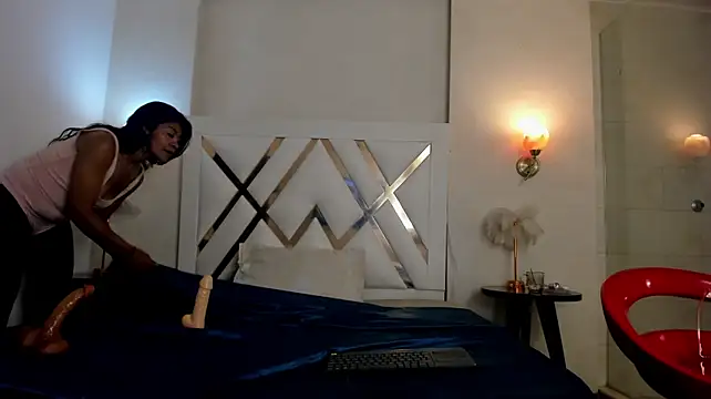 Sky_Collins_ webcam