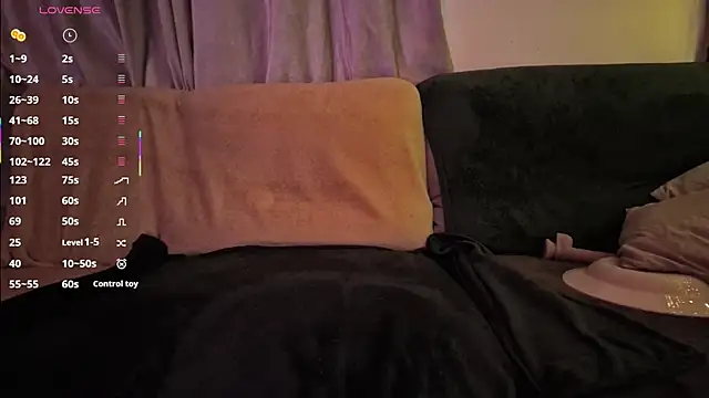 freyadivine live cam on StripChat