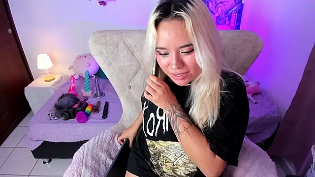 Lucille_69 webcam