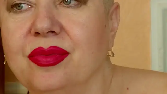 LadyPosh webcam