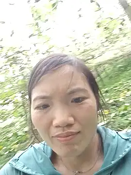 ngan-cute webcam stripchat model stream image