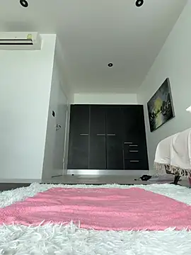 Livewithlucy webcam