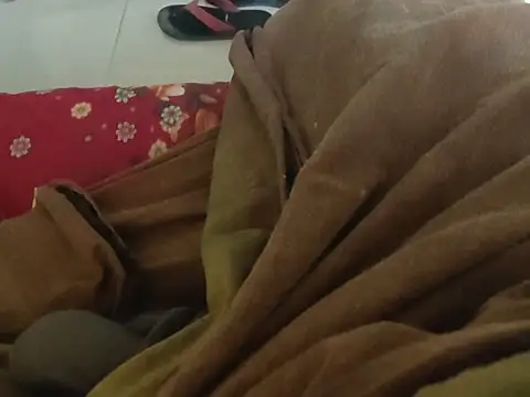 BnglrMalluAachu webcam