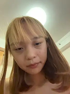 yangyang520-18girl live cam on StripChat