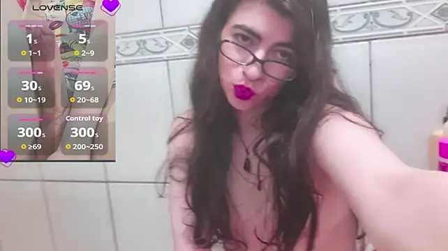 Yumi_Trap live cam on StripChat