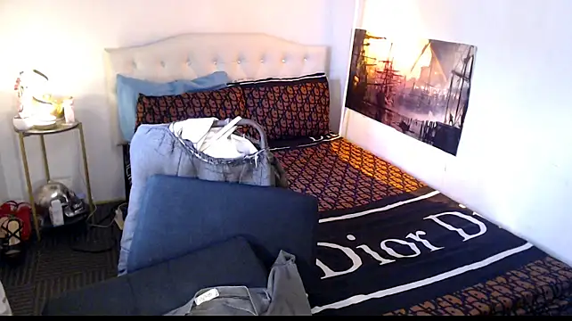 NinaDOM4CUM webcam