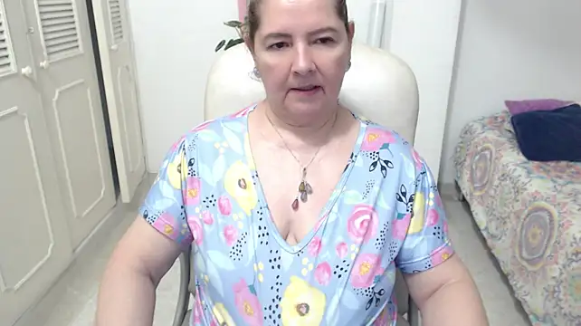 leonela_69 webcam