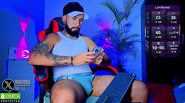 Diilanhott live cam on StripChat