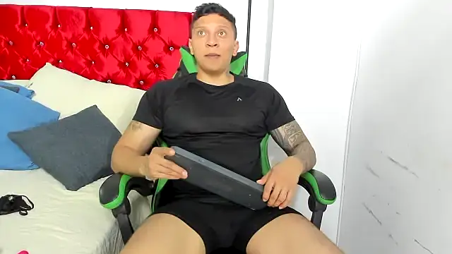 ethan_dalton_ live cam on StripChat