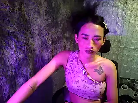Fvckn_Mdlyn live cam on StripChat