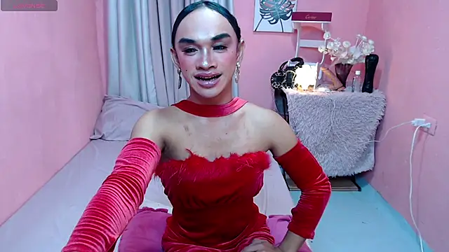 VivienneLuxe live cam on StripChat