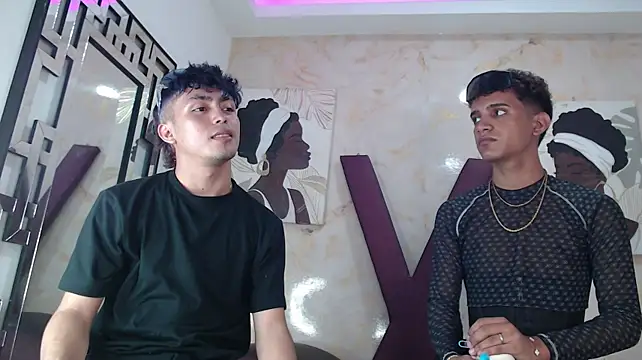 VERY_HOT_GUYS webcam