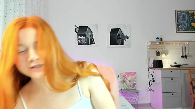 Evie_Tomioka webcam