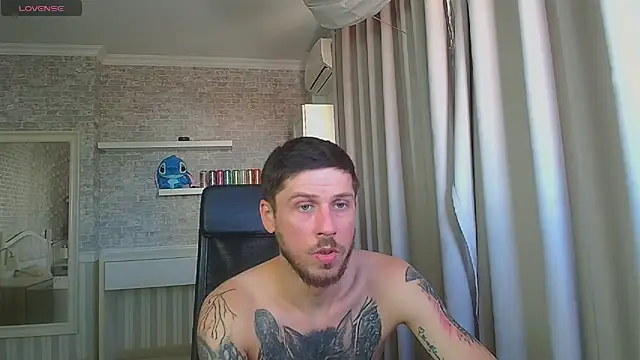 JonahShaw live cam on StripChat