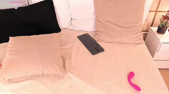Crystal_Rose__ webcam