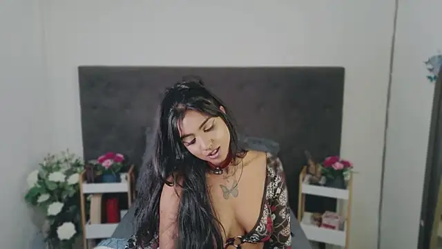 Delilah_Blazee live cam on StripChat