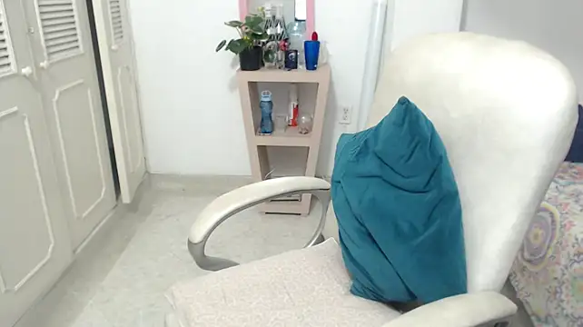 leonela_69 webcam