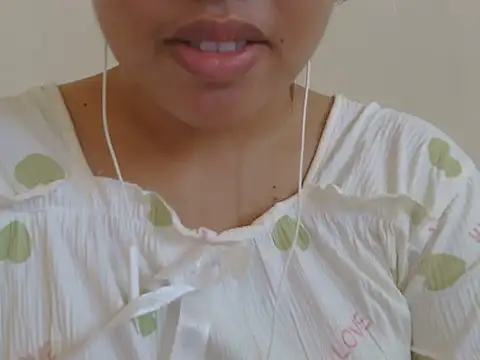 ChubbyButty live cam on StripChat
