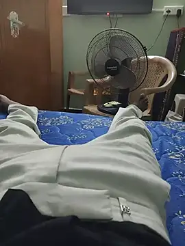 straight_guy17 webcam