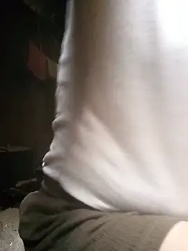 Xemra4040 live cam on StripChat