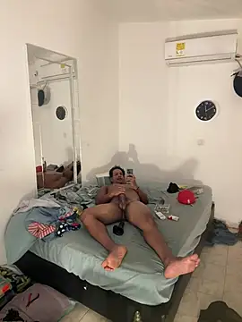 bigdick211292 live cam on StripChat