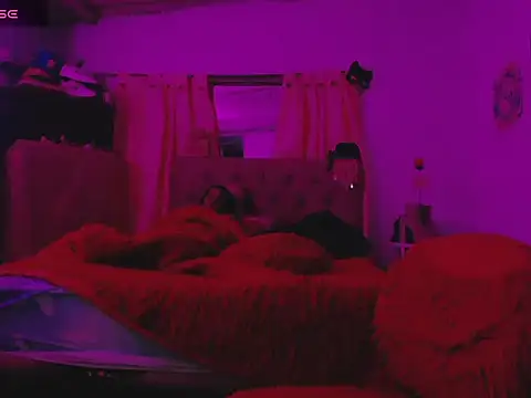 BeautyCatalella1 live cam on StripChat