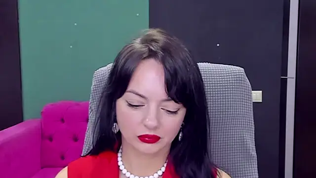 BellaRowan live cam on StripChat