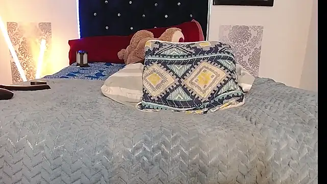 bittersuite_hot live cam on StripChat