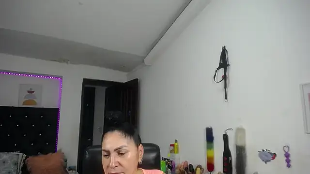 mature_bigboobs10 webcam