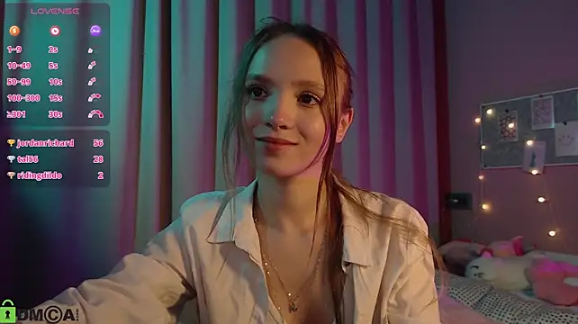 Adria_Arjona webcam