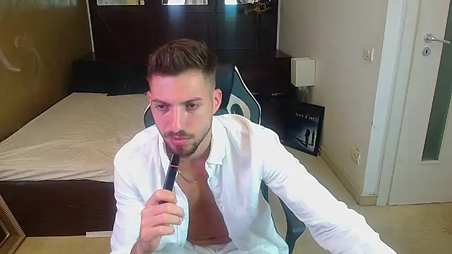 felixrook (M young) - Naked flex show!