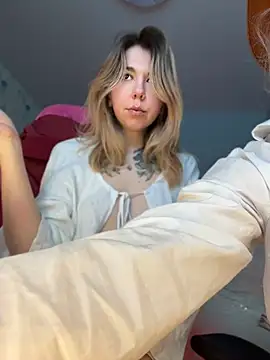 KiraGhostFlame webcam