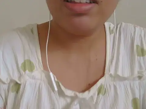 ChubbyButty live cam on StripChat