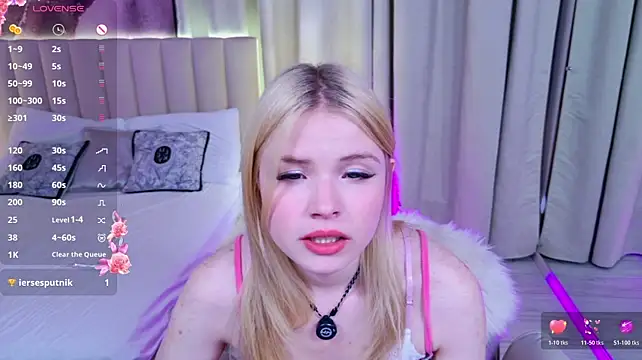 ChloeWells webcam