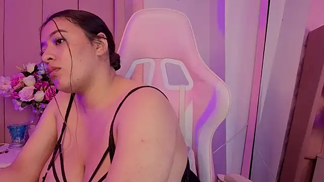 MollyBigBoobs12