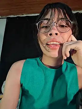 Dolli_virginpussy webcam