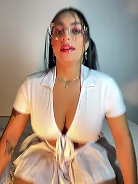 Linda_Saenz_ webcam