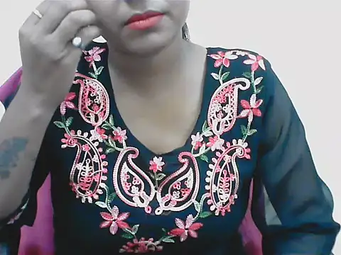 LovingPihu webcam