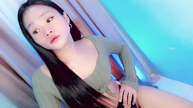 Amomentoflust202 live cam on StripChat