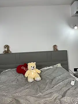 CurlyLara live sex cam