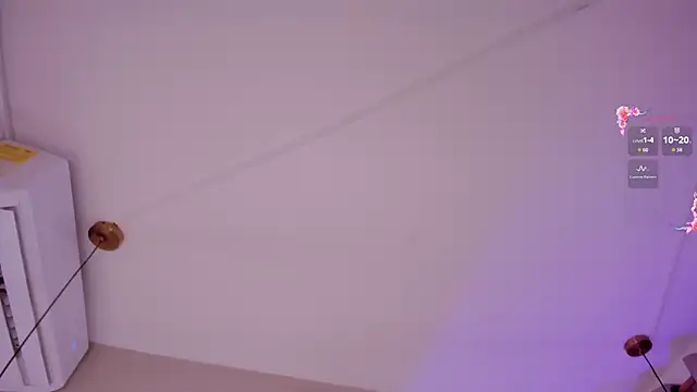 AlyssiaDanger webcam