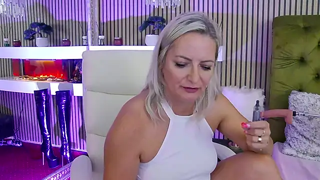 LadyTouch webcam