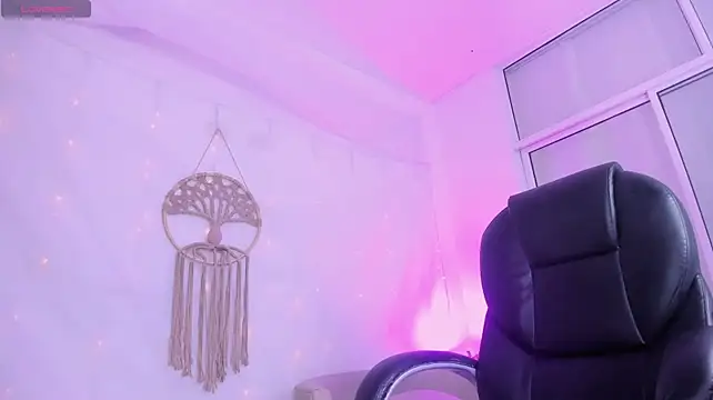 Ginni_charlotte webcam