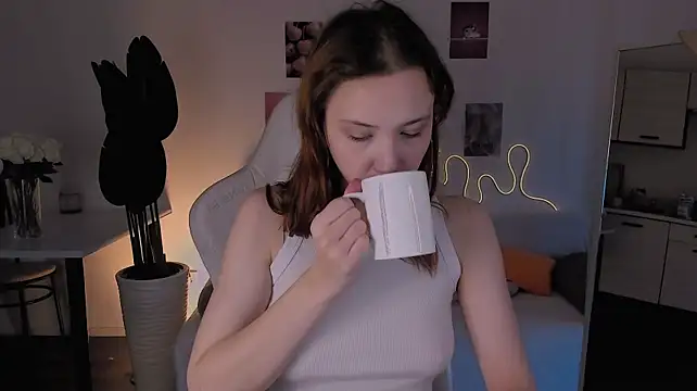 LittlePeach007 webcam