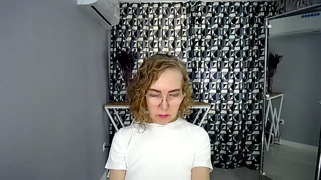 queen_a_n_i webcam