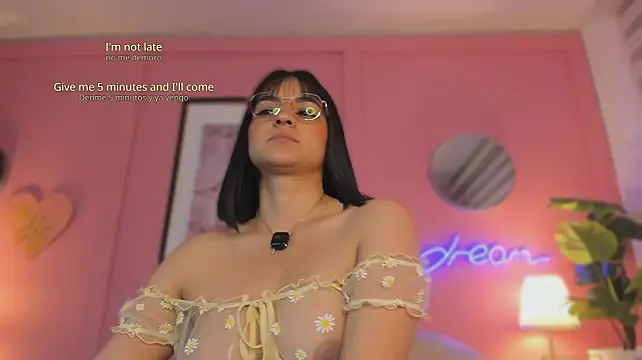 SoySaraa webcam